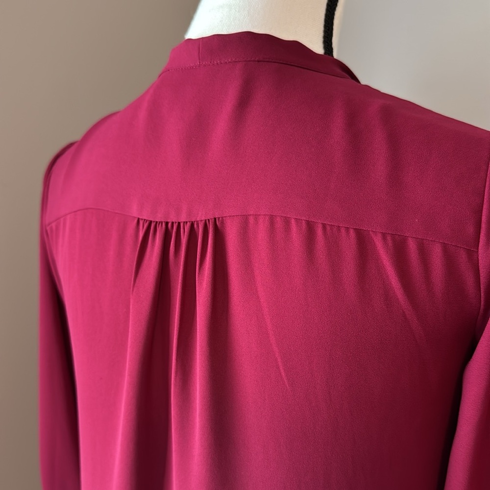 Loft Women’s Raspberry Blouse Size XSP - Picture 5 of 8